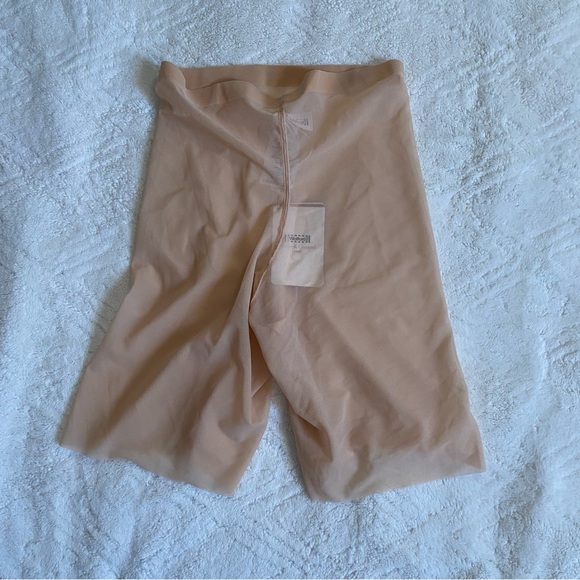 Wolford. Light shape and control shorts. Size 6 - Picture 4 of 4